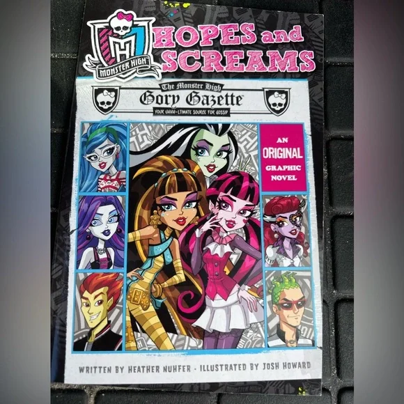 6 Monster High teen books. 1 hardcover & 1 comic book form. - Picture 8 of 9